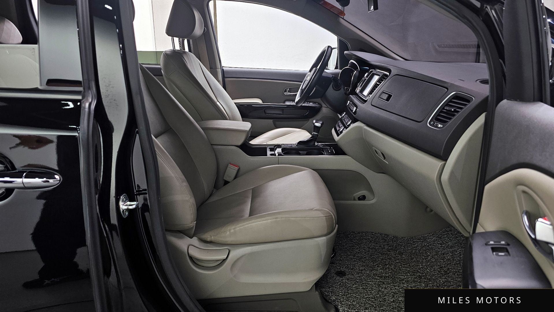 Kia Canival 2017 — миниатюра 11