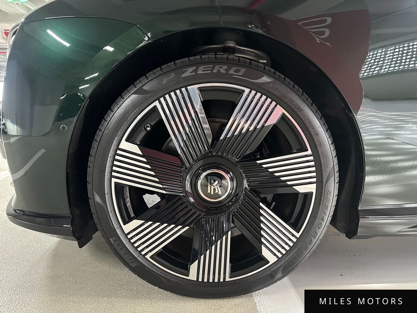 Rolls-Royce Spectre 2024 — миниатюра 6
