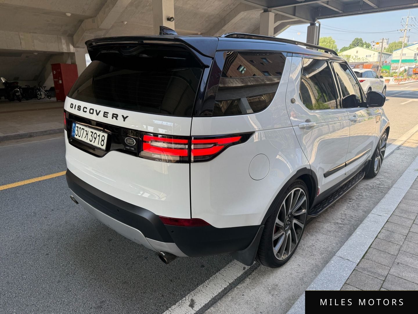 Land Rover Discovery 2017 — миниатюра 4