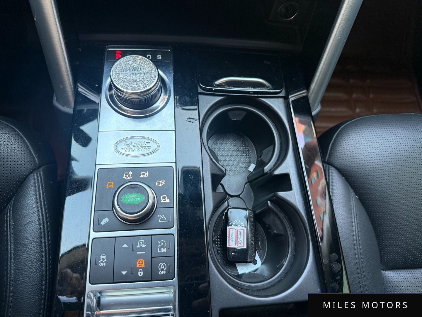 Land Rover Discovery 2017 — миниатюра 8