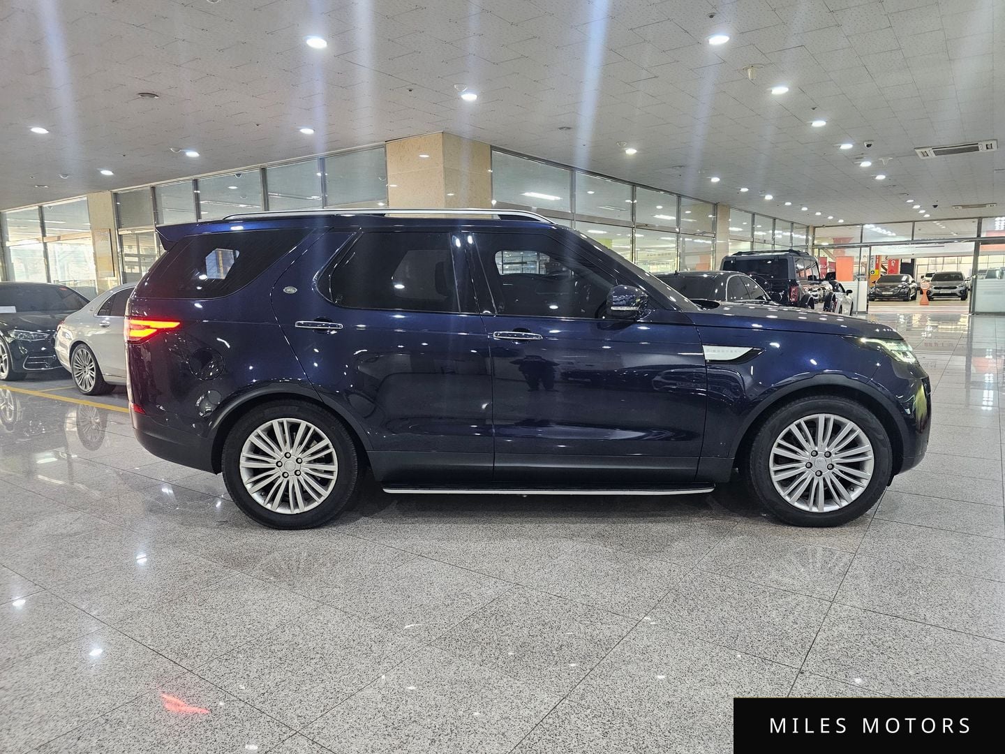 Land Rover Discovery 2017 — миниатюра 3