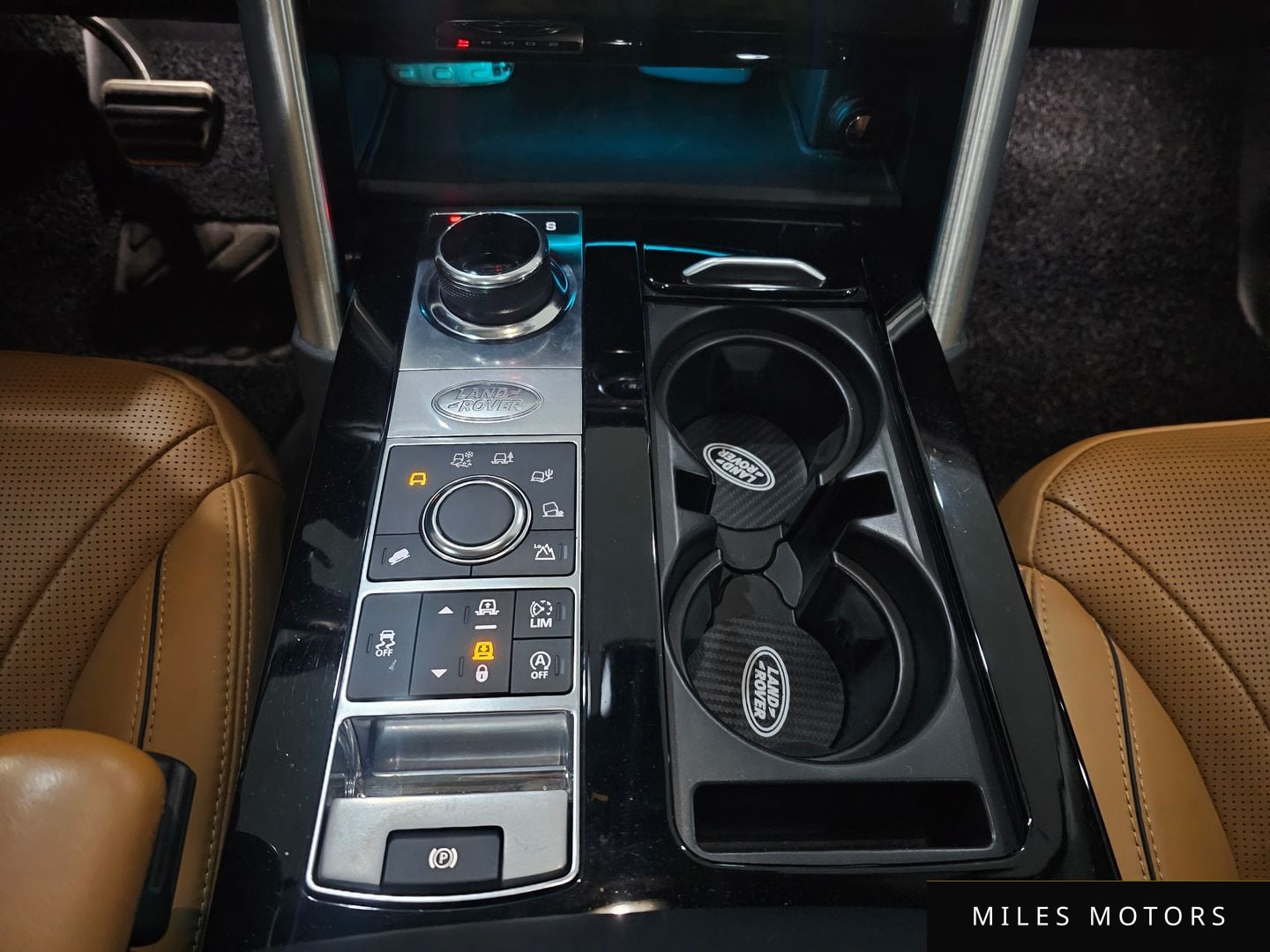 Land Rover Discovery 2017 — миниатюра 10