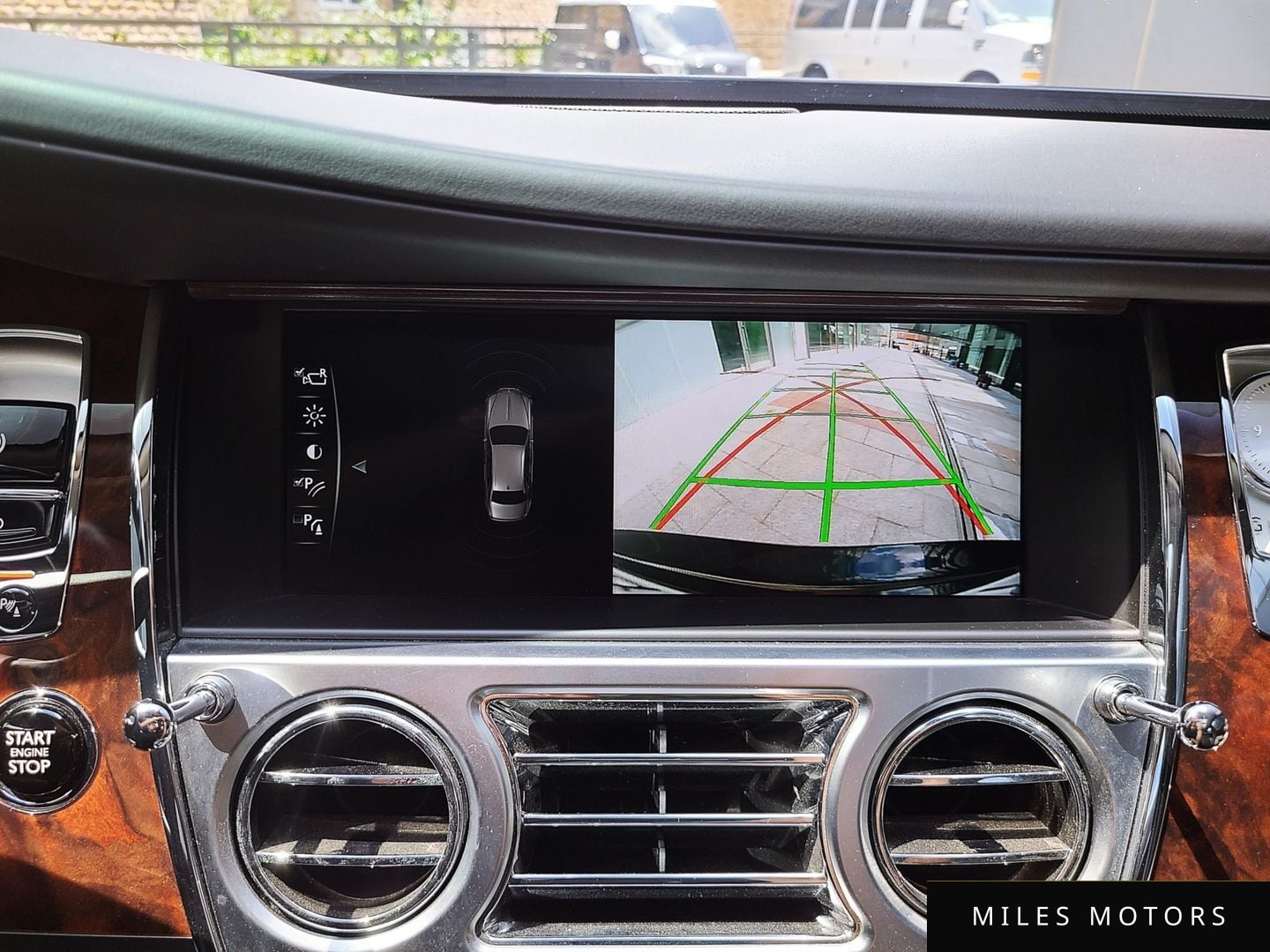 Rolls-Royce 고스트 2018 — миниатюра 12