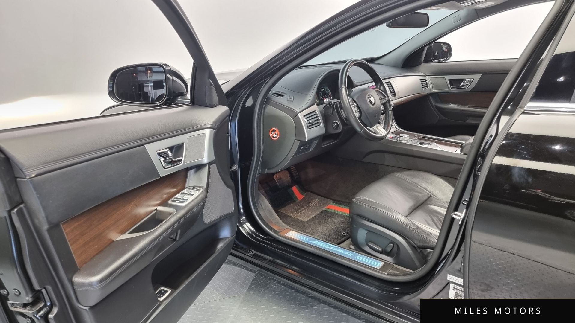 Jaguar New XF 2015 — миниатюра 11