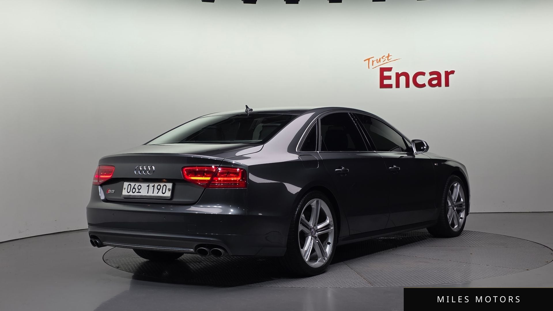 Audi S8 2013 — миниатюра 2