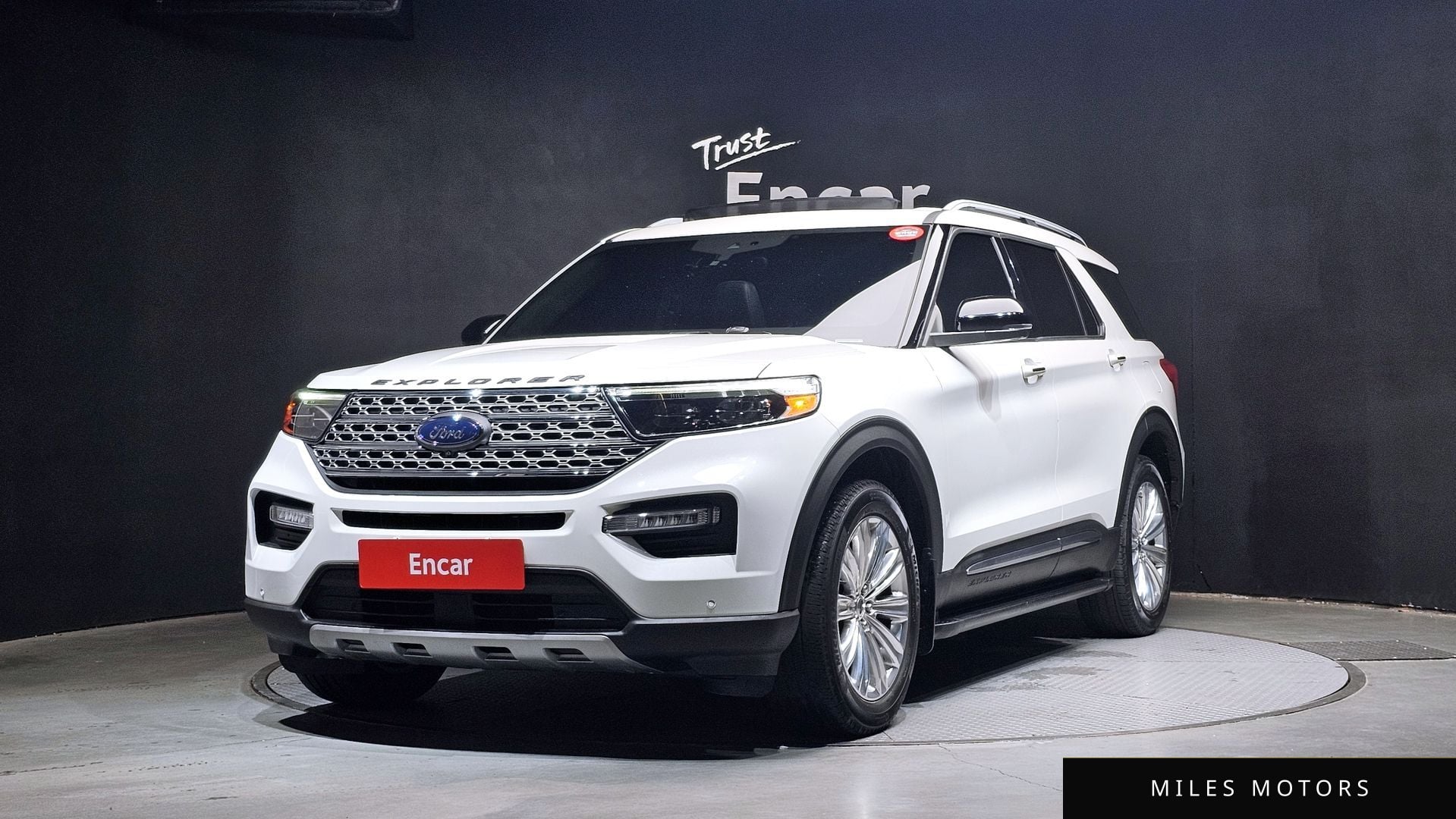 Ford Explorer 2020 — фото 1 из 12