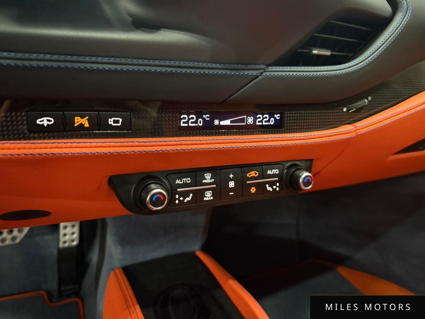 Ferrari F8 스파이더 2022 — миниатюра 13