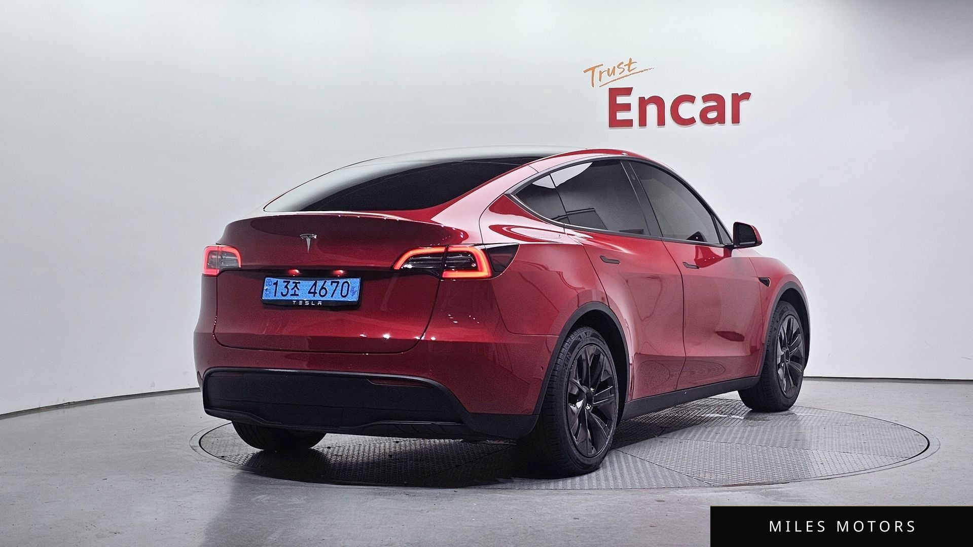 Tesla Model Y 2021 — миниатюра 2