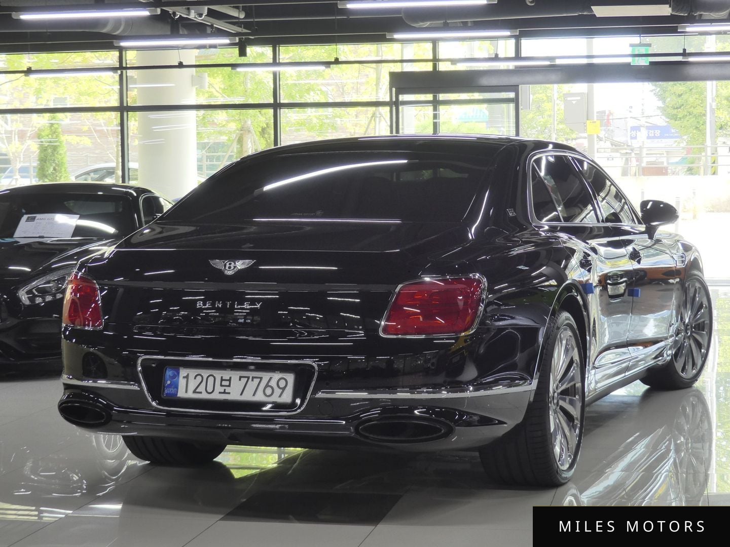 Bentley Flying Spur 2020 — миниатюра 2