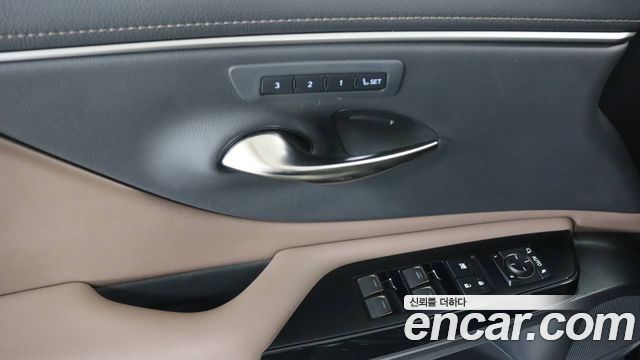 Лексус ES300h 2025 — миниатюра 10