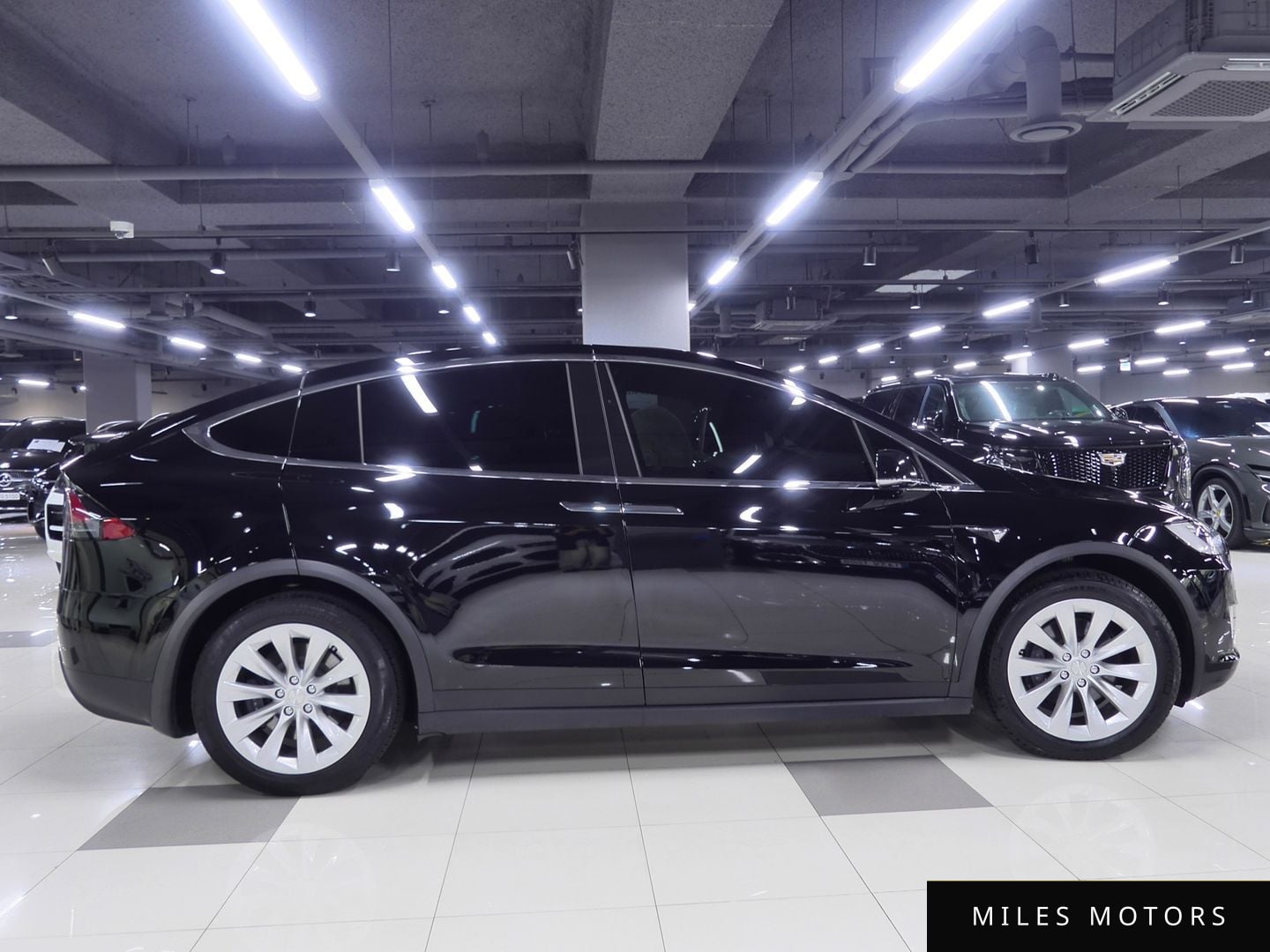 Tesla Model X 2020 — миниатюра 3