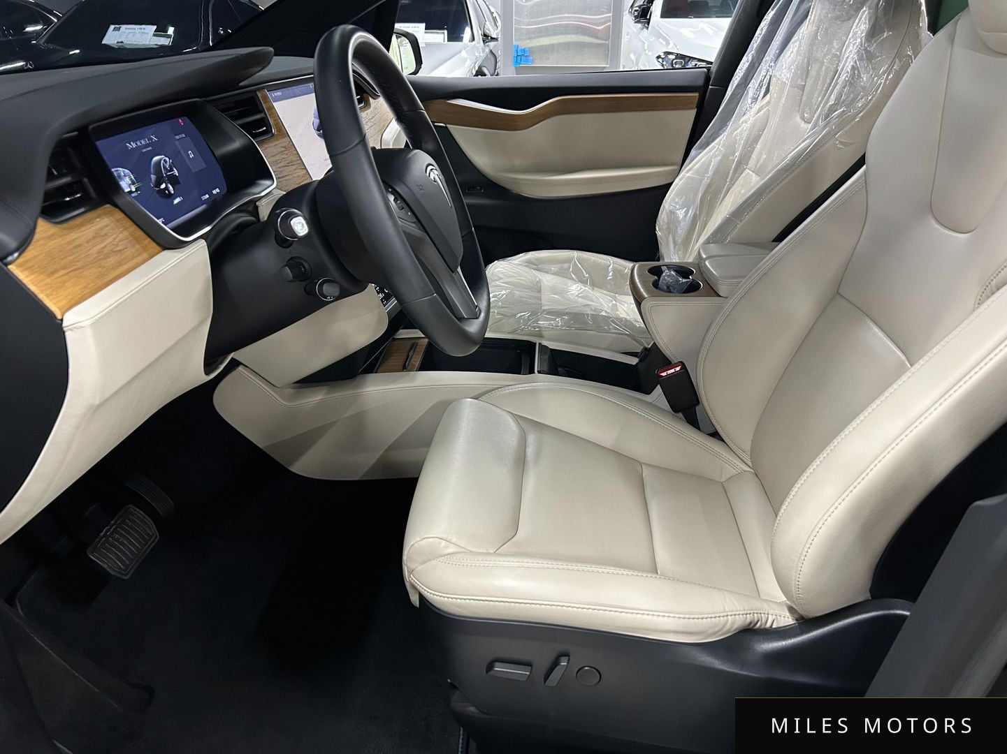 Tesla Model X 2020 — миниатюра 6