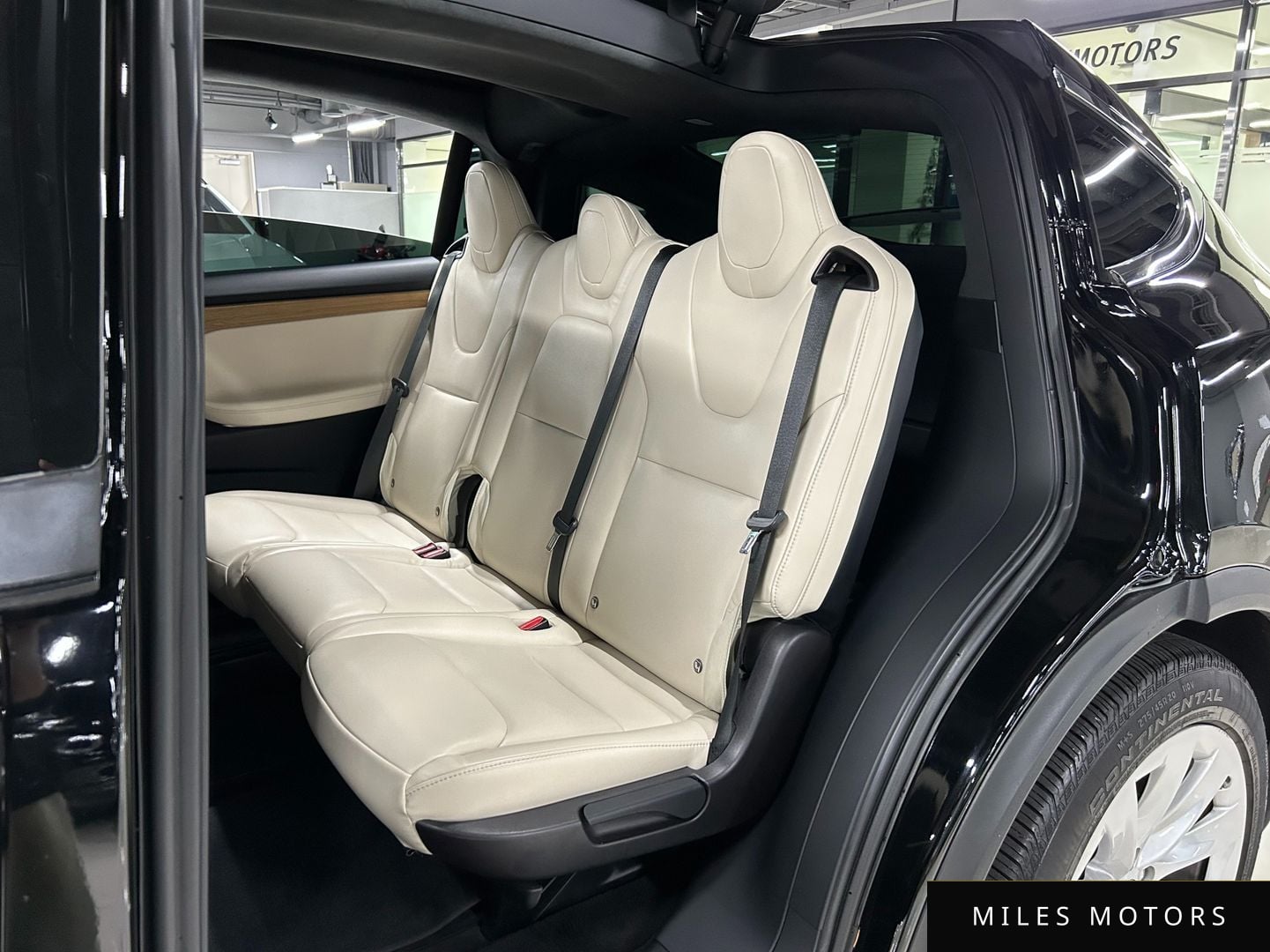 Tesla Model X 2020 — миниатюра 12