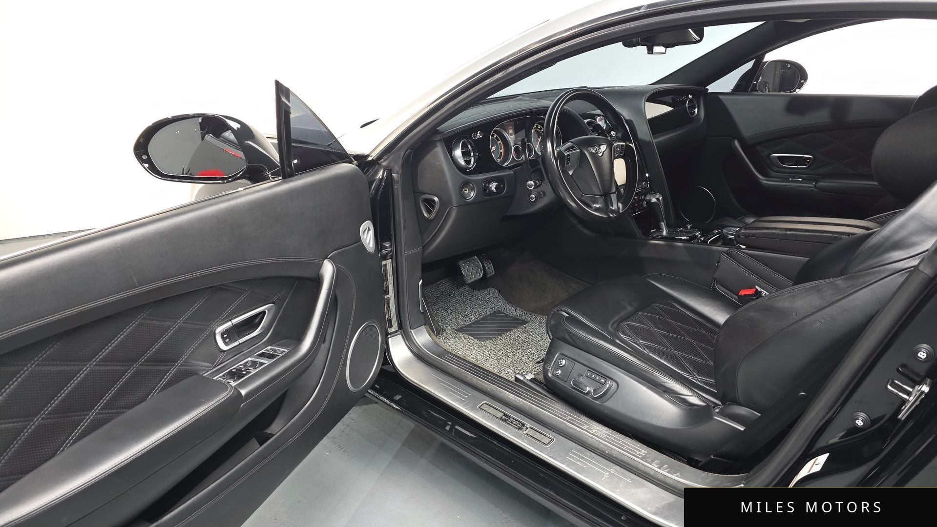 Bentley 컨티넨탈 GT 2012 — миниатюра 12