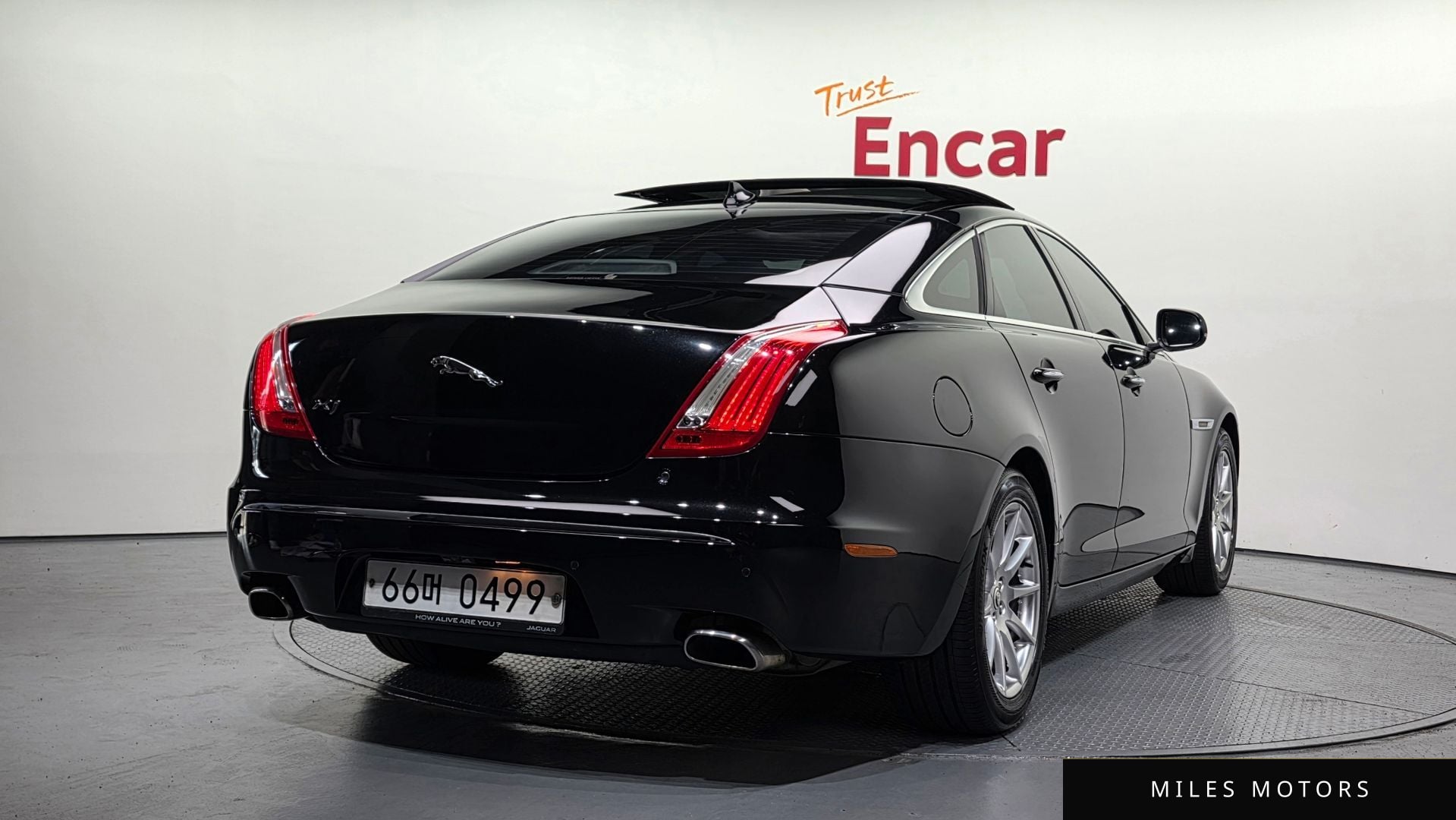 Jaguar All New XJ 2013 — миниатюра 2