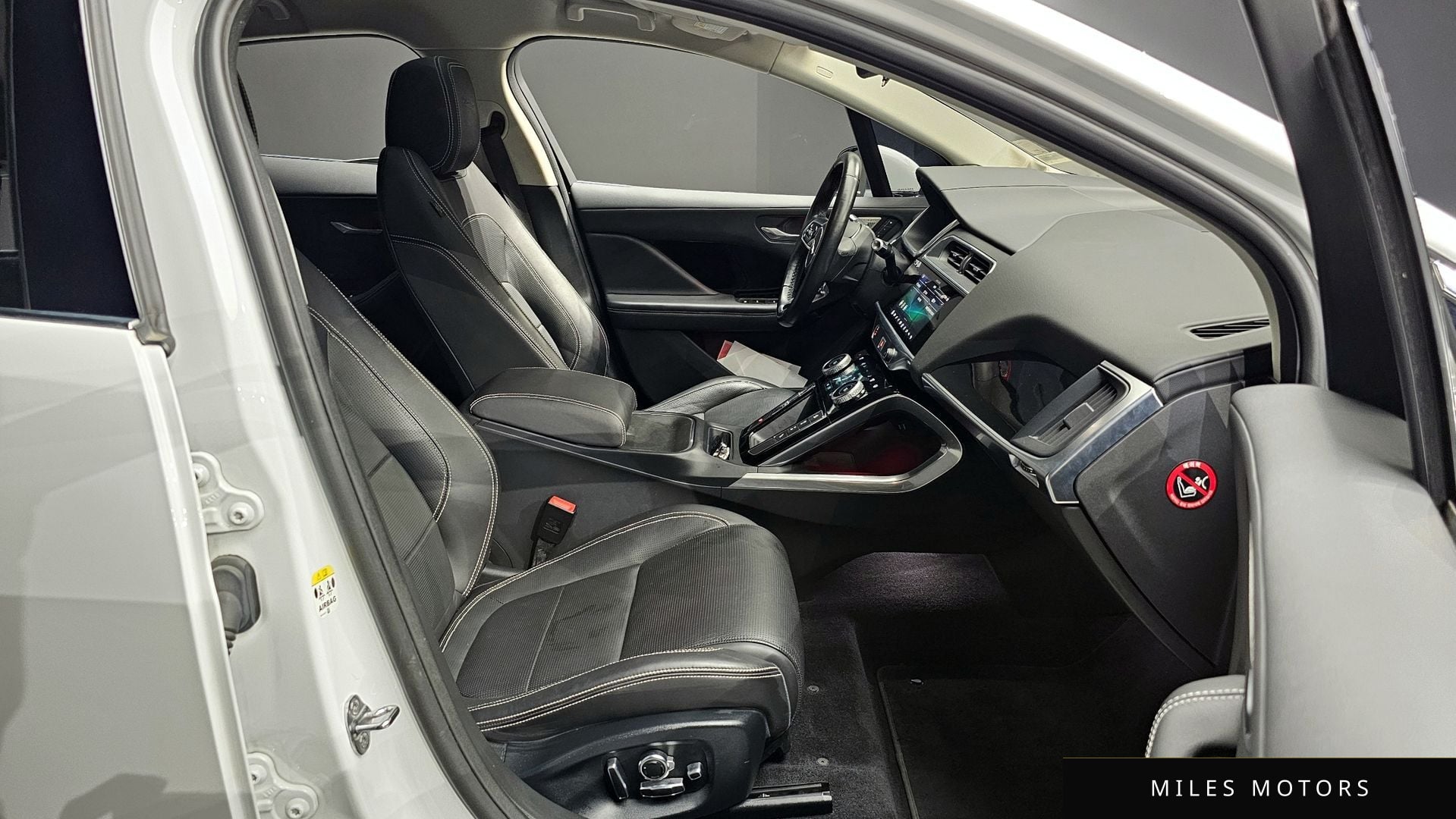 Jaguar I-PACE 2019 — миниатюра 11