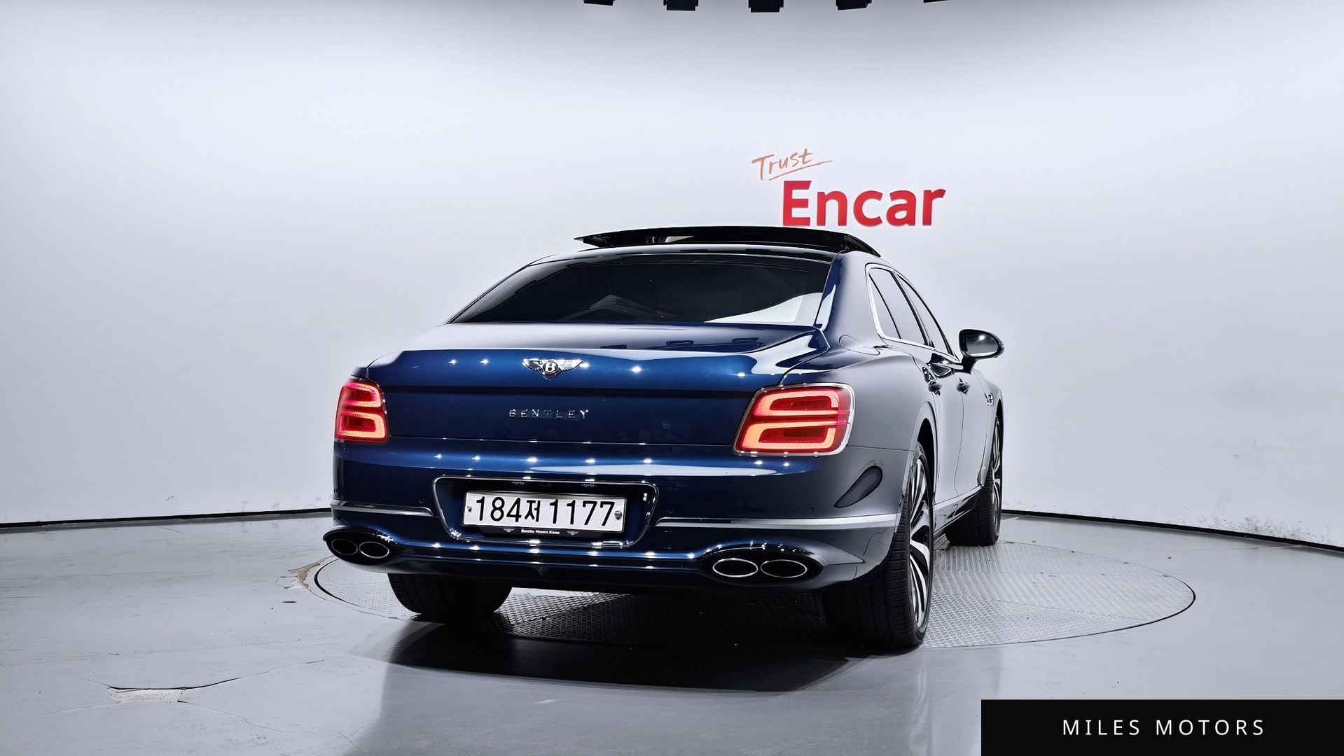 Bentley Flying Spur 2024 — миниатюра 4