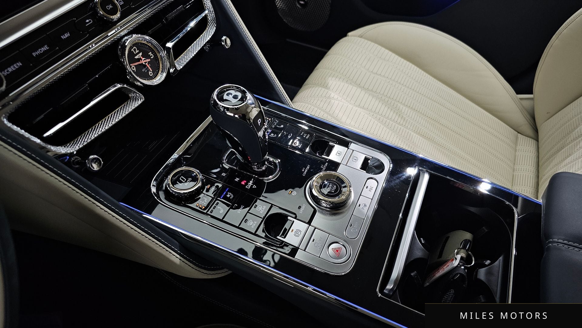 Bentley Flying Spur 2024 — миниатюра 9