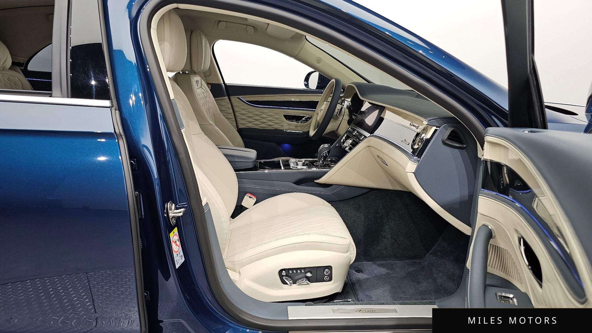 Bentley Flying Spur 2024 — миниатюра 11