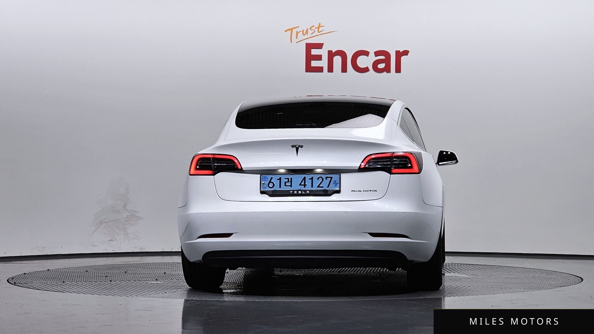 Tesla Model 3 2020 — миниатюра 4