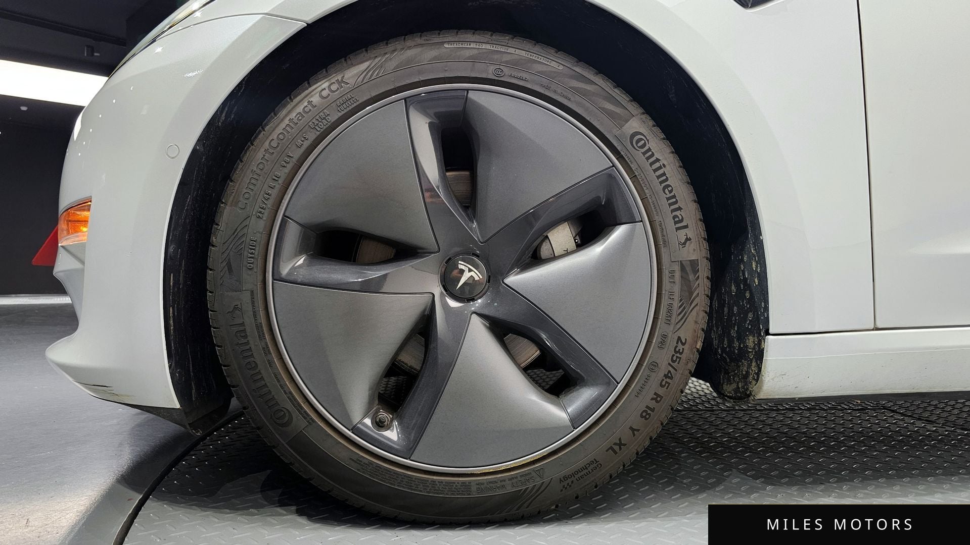Tesla Model 3 2020 — миниатюра 5
