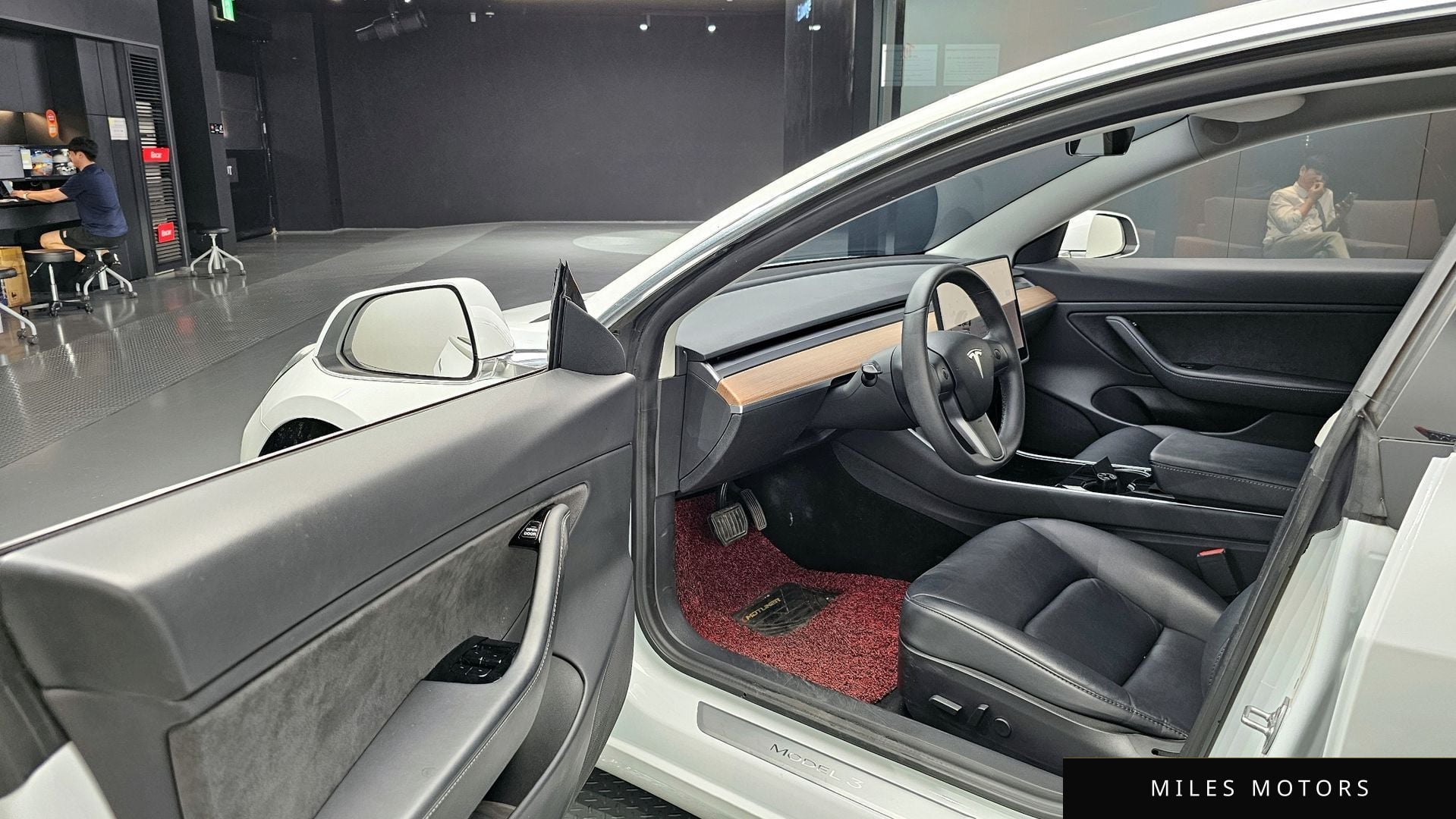 Tesla Model 3 2020 — миниатюра 11