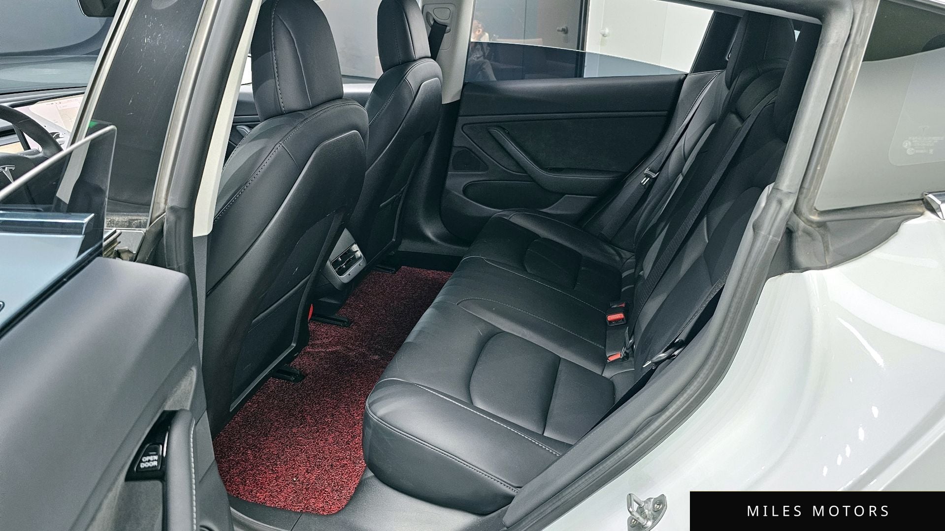 Tesla Model 3 2020 — миниатюра 12