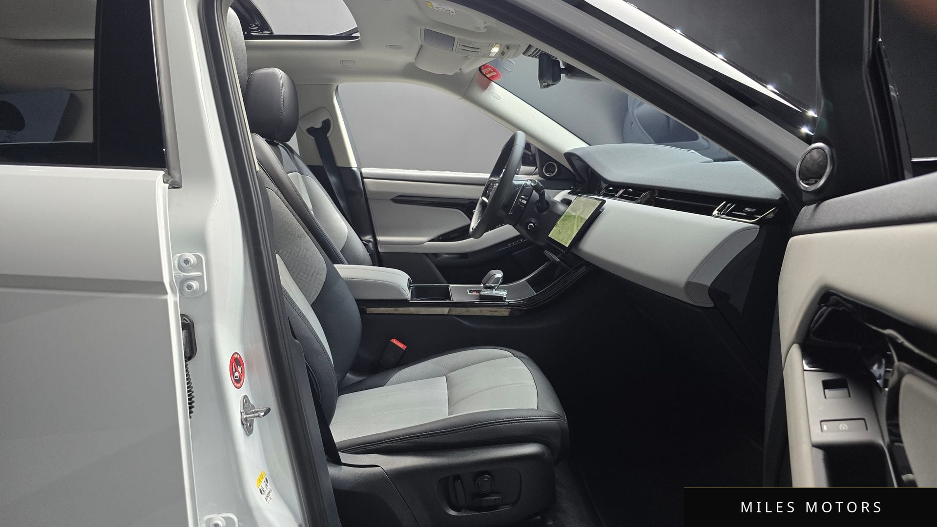 Land Rover Range Rover Evoque 2024 — миниатюра 10