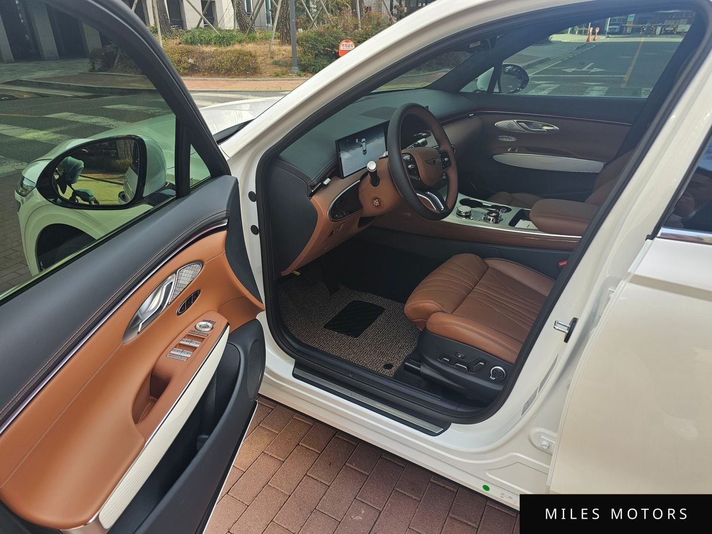 Genesis GV70 2025 — миниатюра 9
