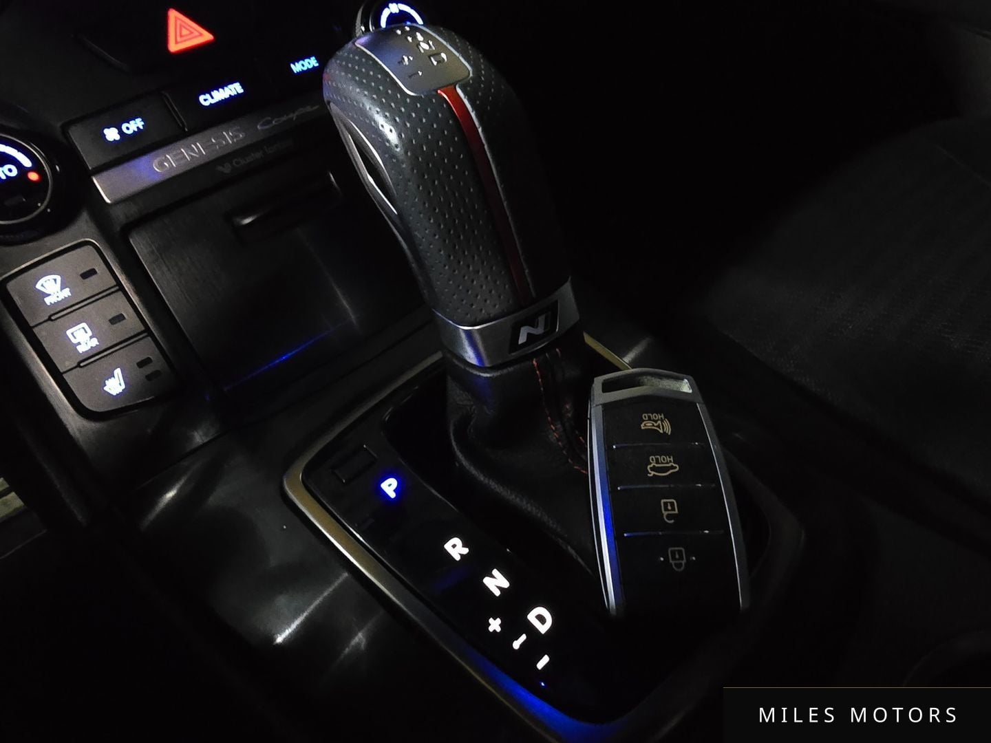Hyundai Genesis 2012 — миниатюра 11