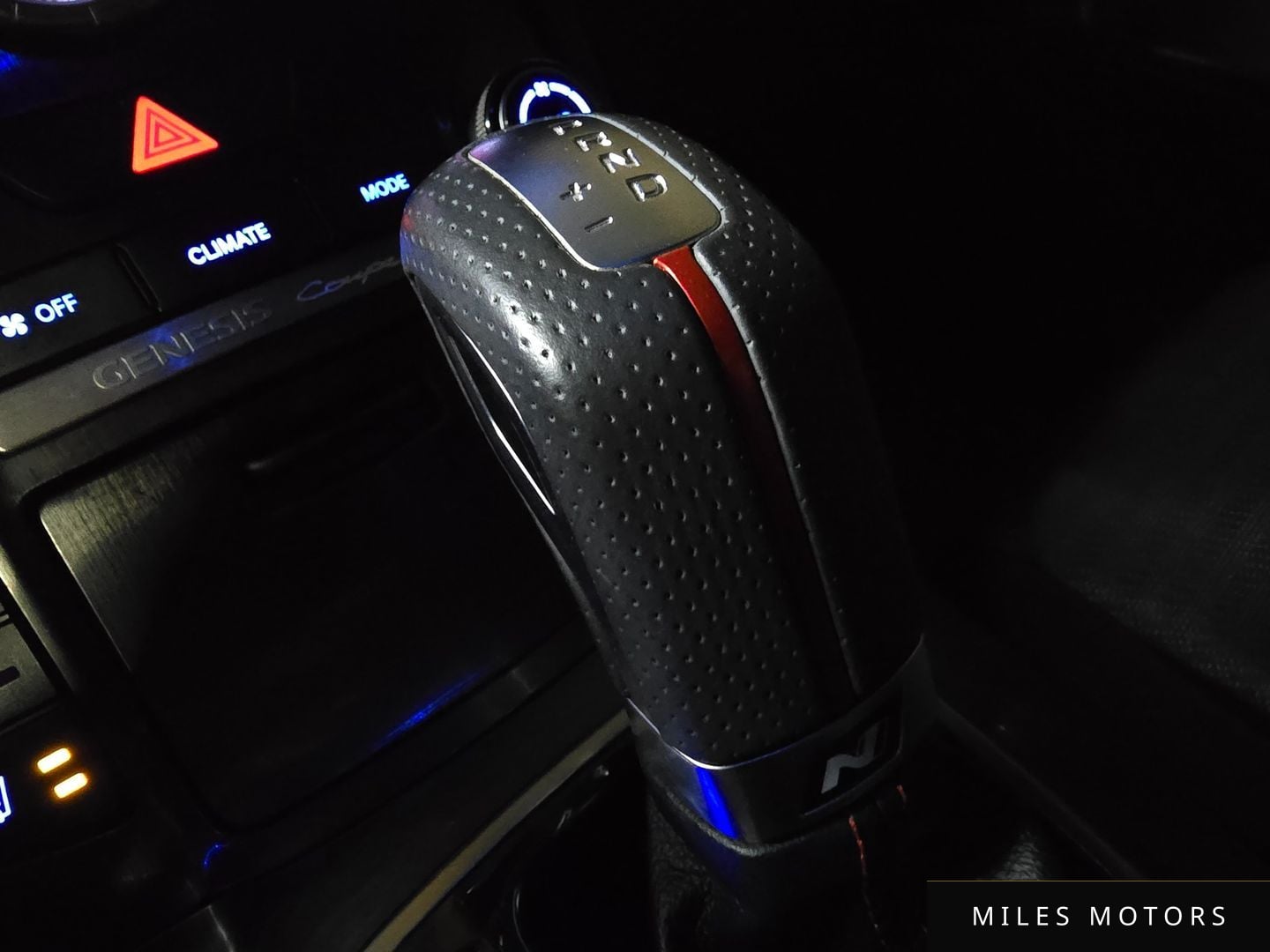 Hyundai Genesis 2012 — миниатюра 12