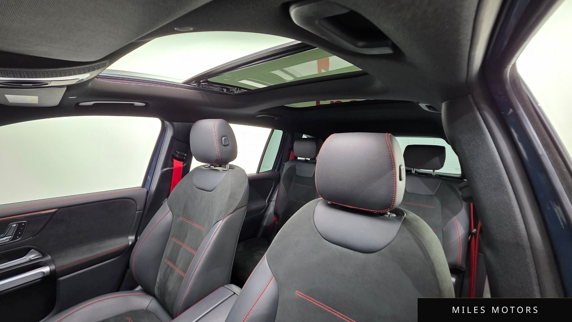 Mercedes-Benz GLB-클래스 X247 2023 — миниатюра 11