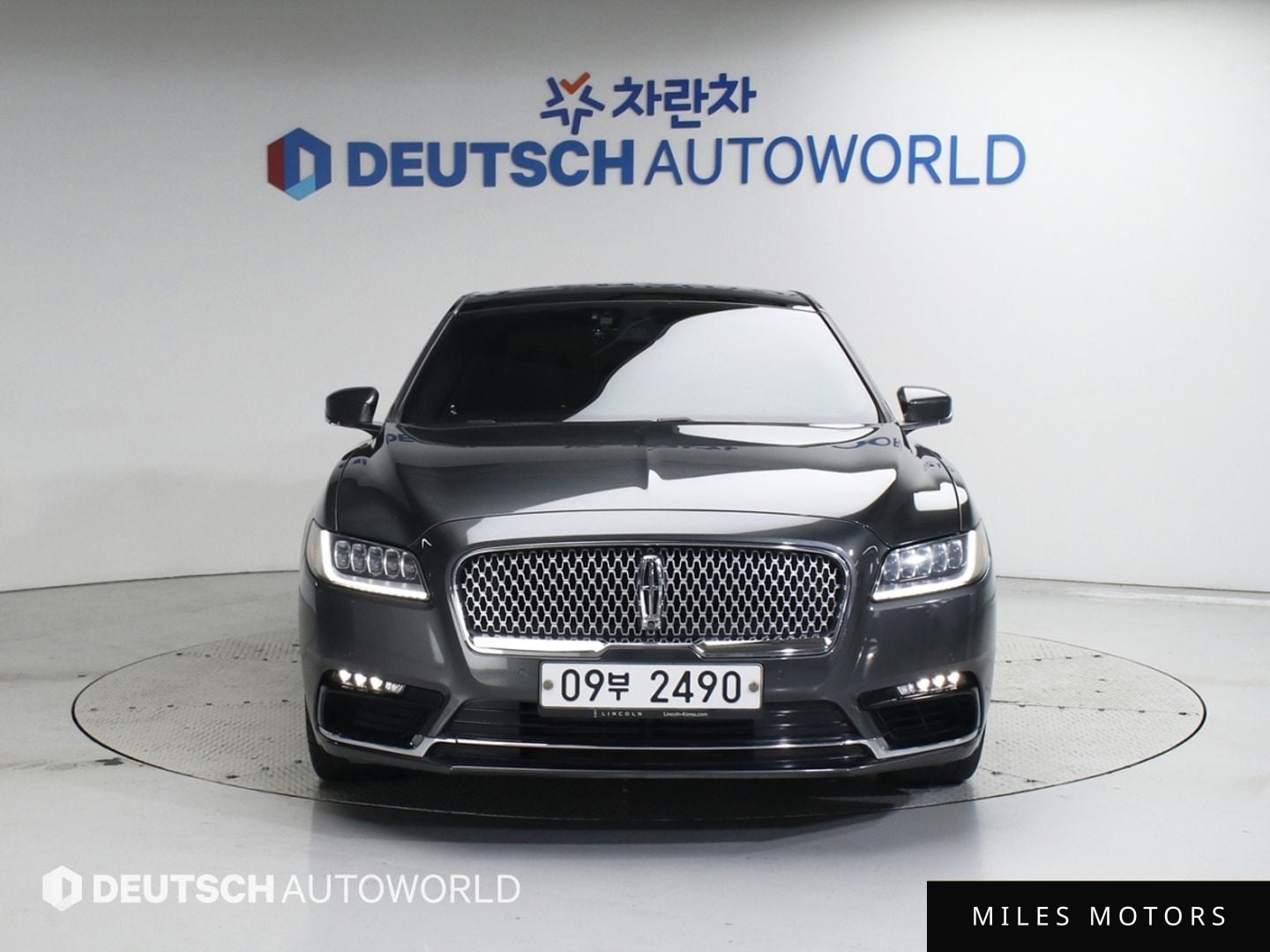 Lincoln Continental 2017 — миниатюра 3