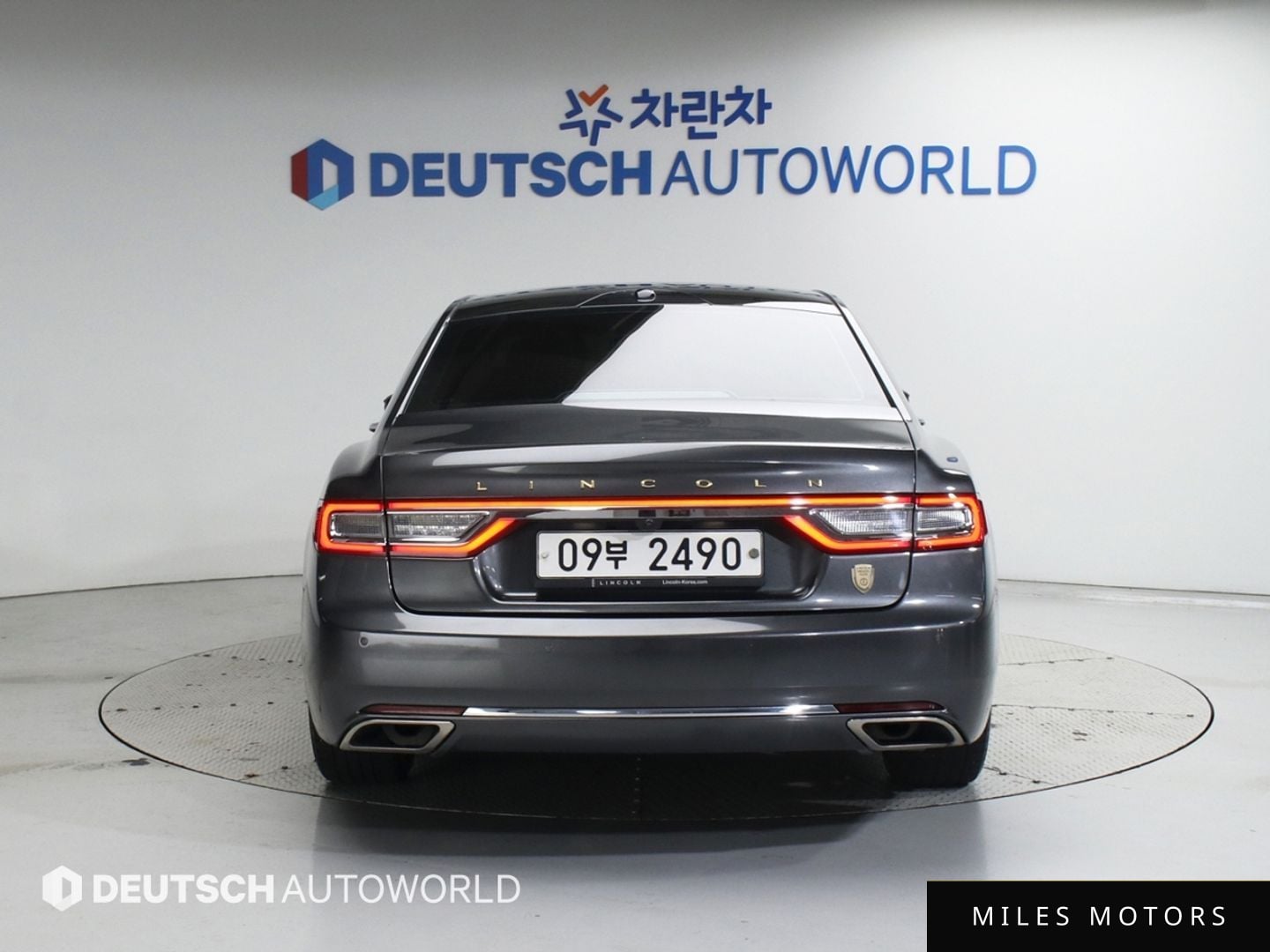Lincoln Continental 2017 — миниатюра 4