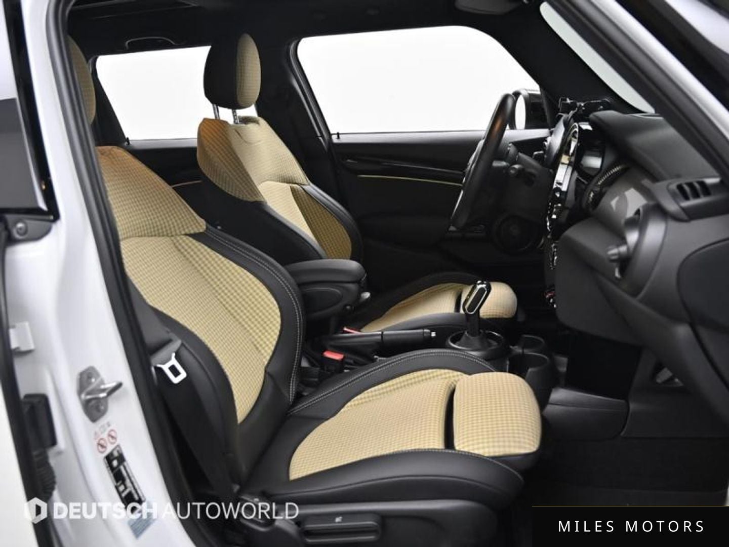 MINI Cooper S 2023 — миниатюра 10