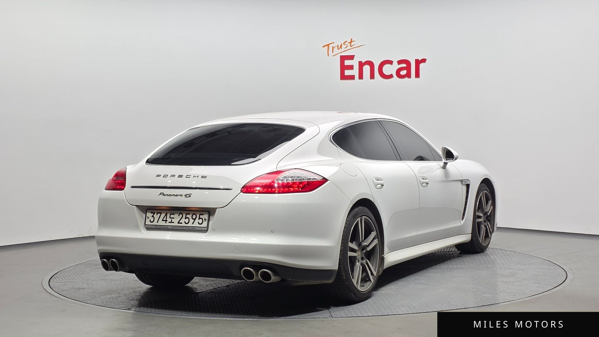 Porsche Panamera 2011 — миниатюра 2