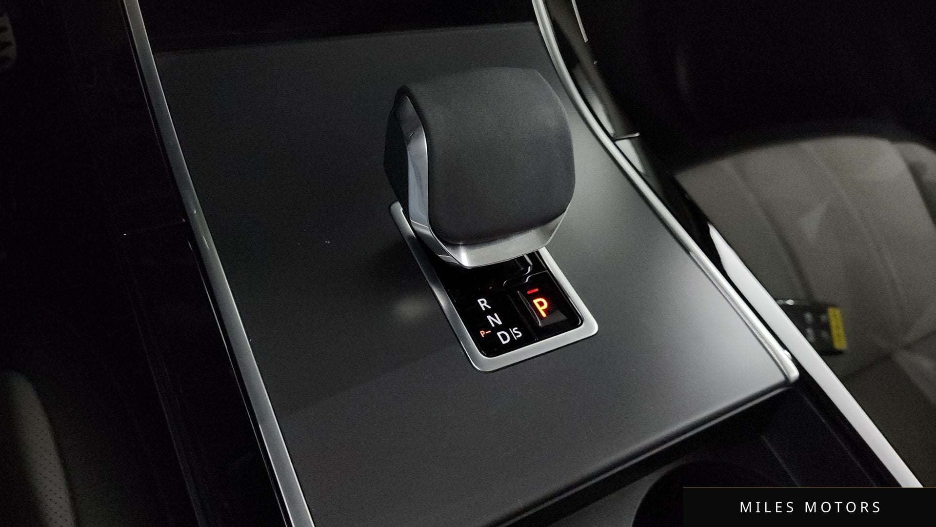 Land Rover 레인지로버 이보크 2024 — миниатюра 9