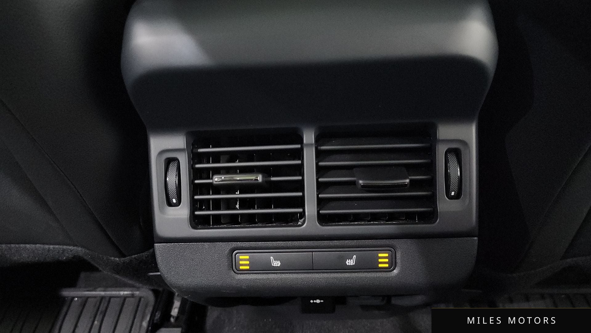 Land Rover 레인지로버 이보크 2024 — миниатюра 19
