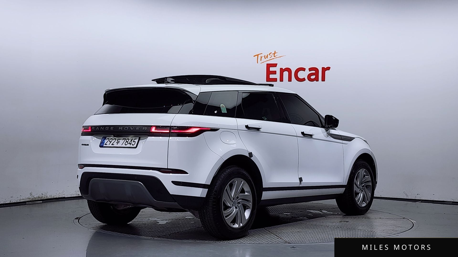 Land Rover 레인지로버 이보크 2024 — миниатюра 2