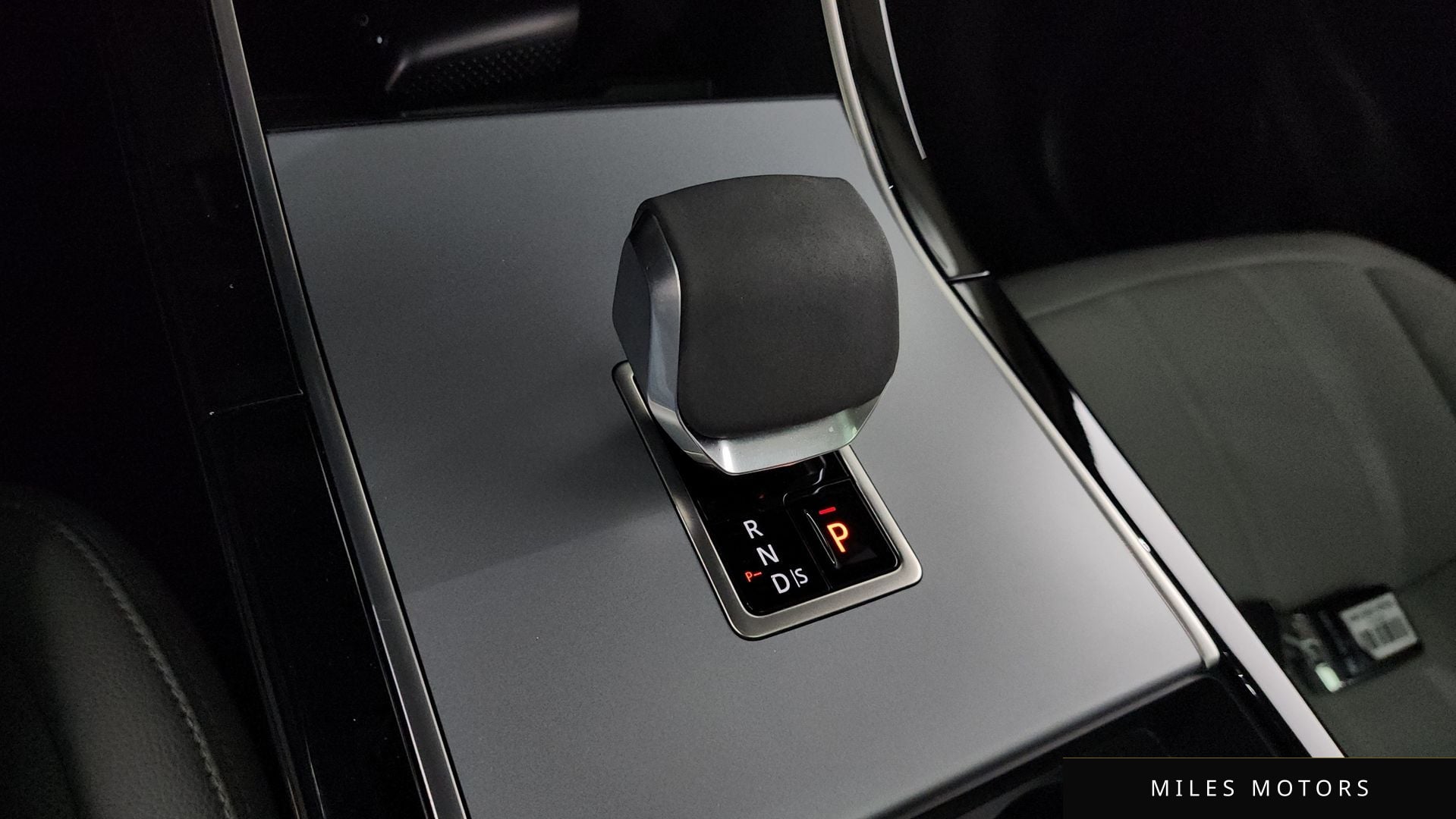 Land Rover 레인지로버 이보크 2024 — миниатюра 9