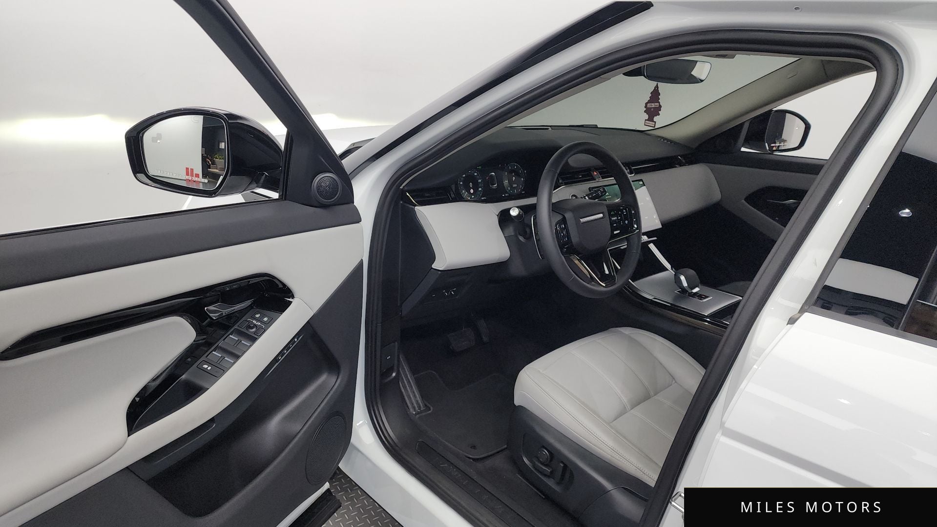 Land Rover 레인지로버 이보크 2024 — миниатюра 10
