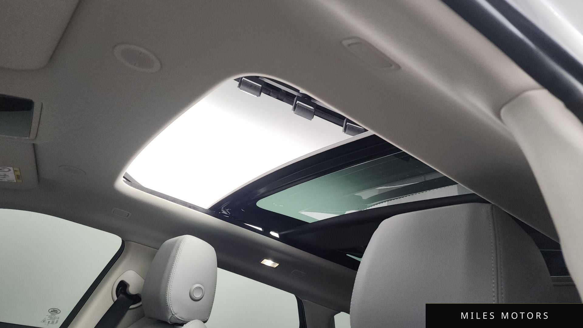 Land Rover 레인지로버 이보크 2024 — миниатюра 18