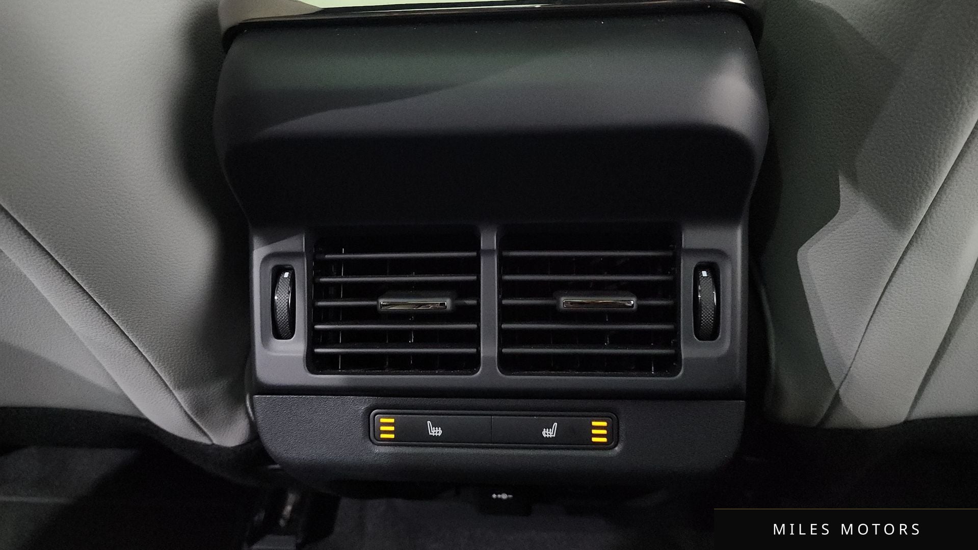 Land Rover 레인지로버 이보크 2024 — миниатюра 19