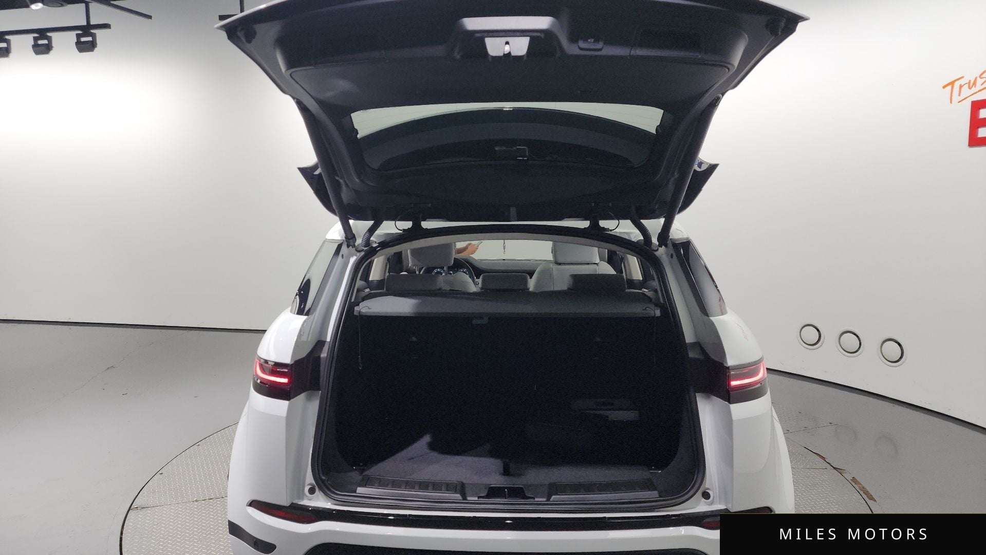 Land Rover 레인지로버 이보크 2024 — миниатюра 20