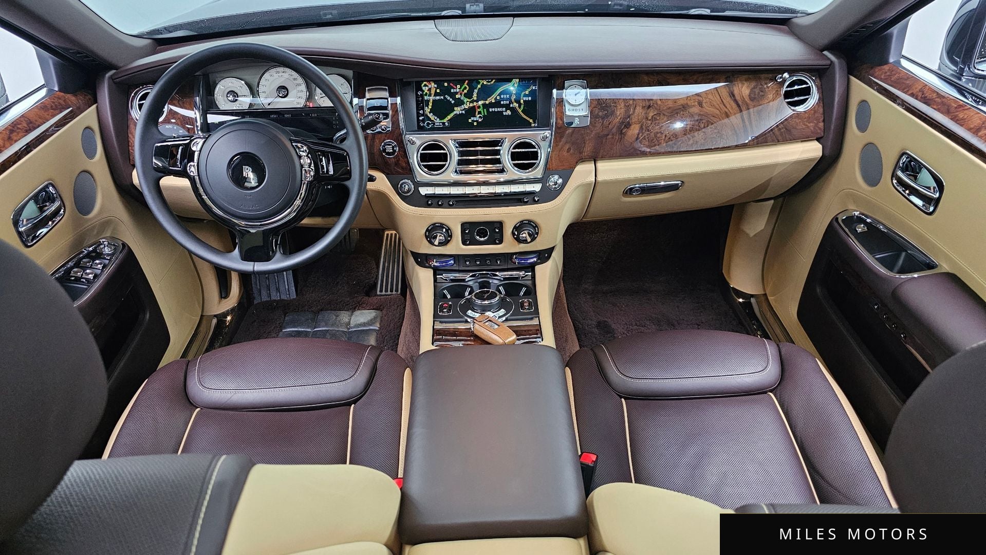 Rolls-Royce 고스트 2018 — миниатюра 7