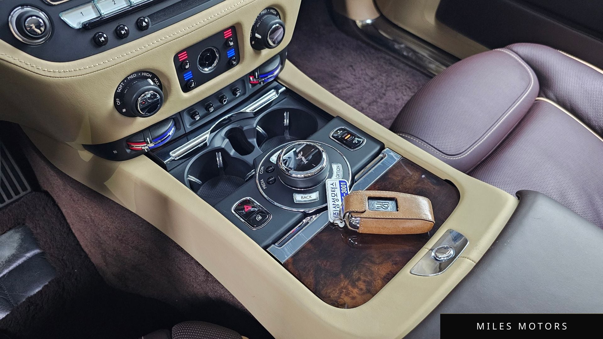 Rolls-Royce 고스트 2018 — миниатюра 12