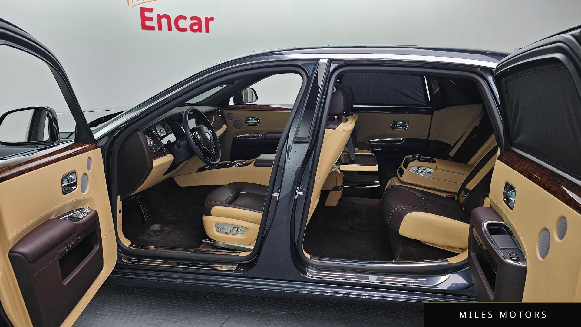 Rolls-Royce 고스트 2018 — миниатюра 16