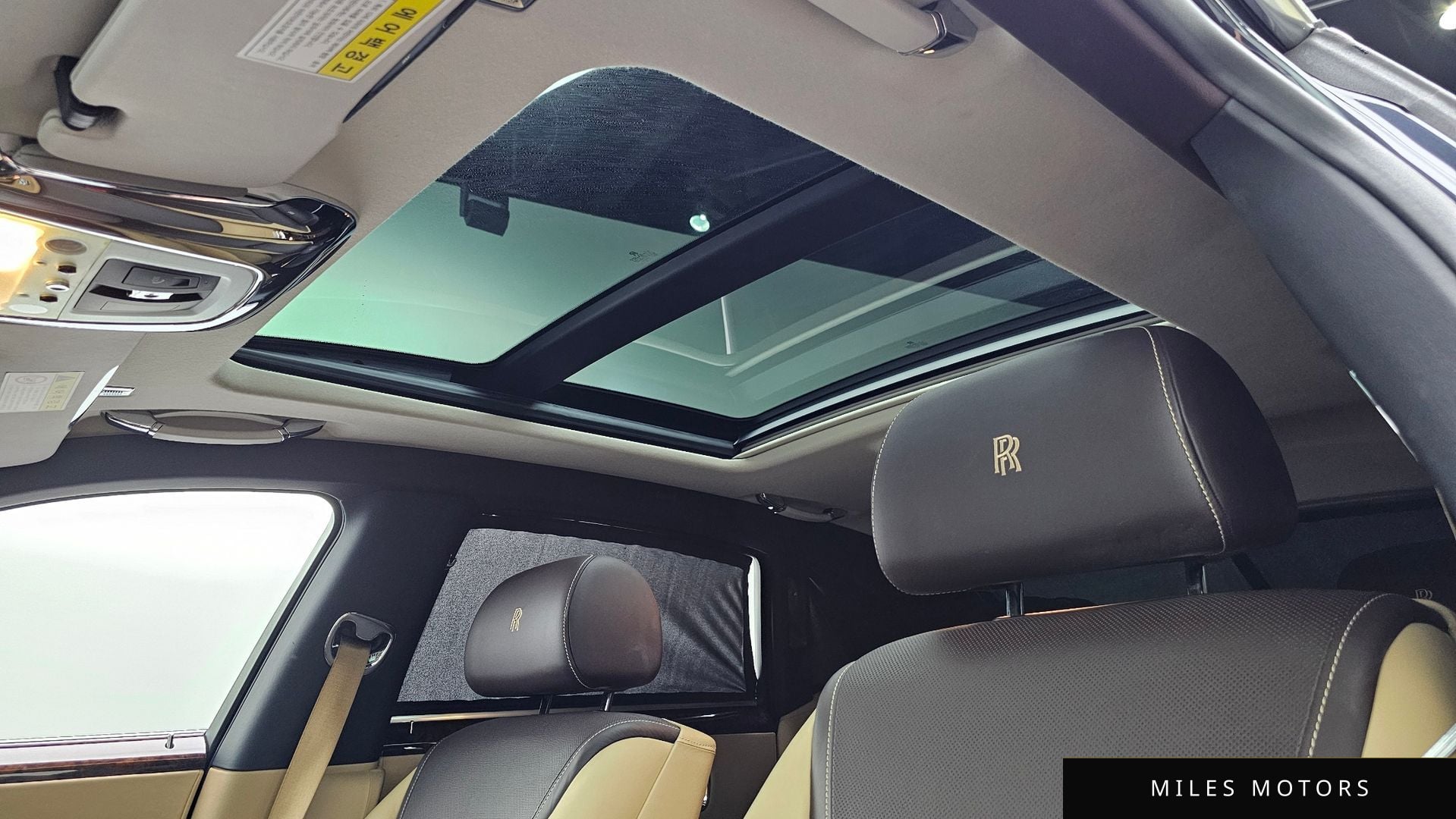 Rolls-Royce 고스트 2018 — миниатюра 18
