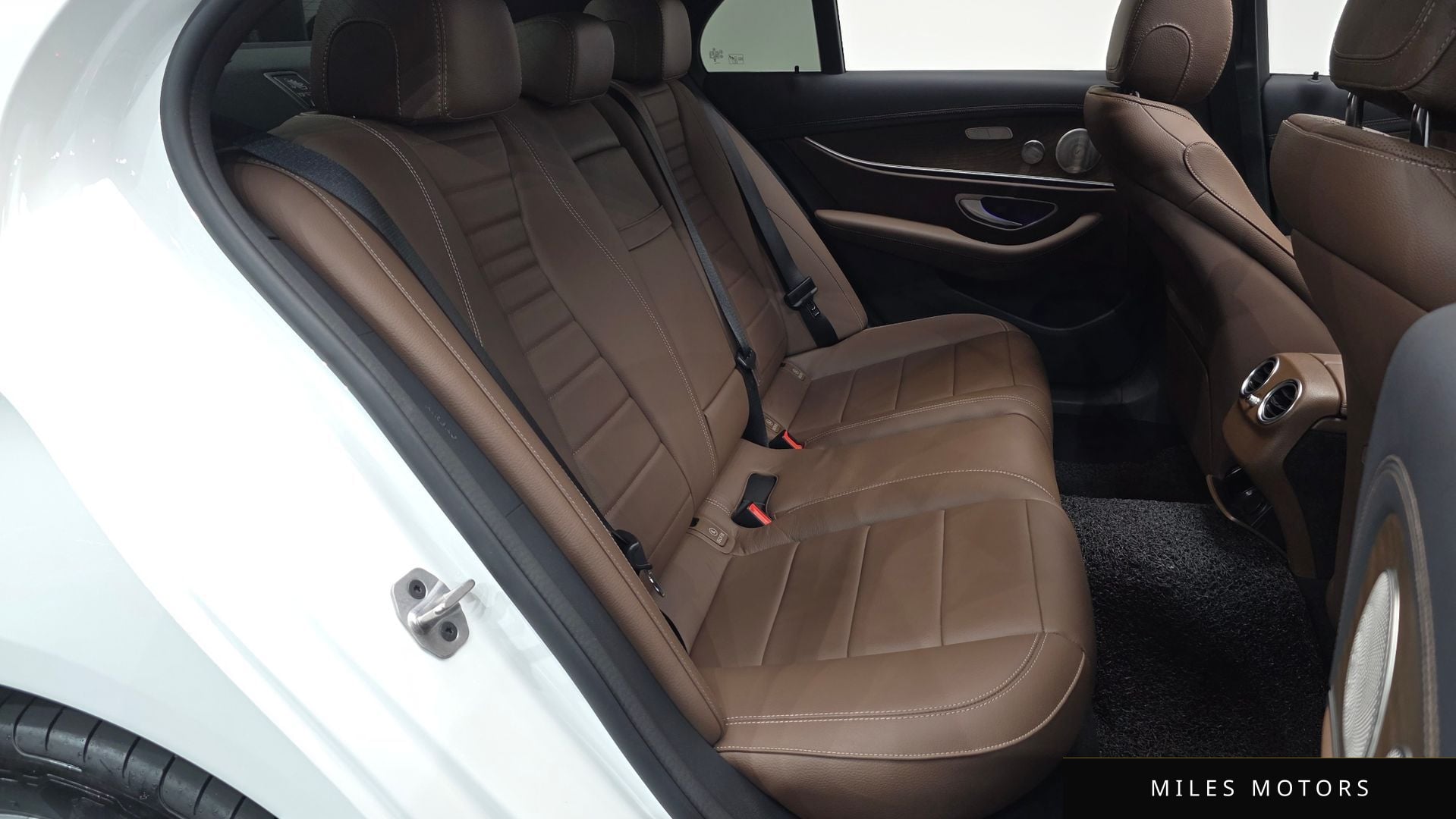 Mercedes-Benz E-Class W213 2023 — миниатюра 11