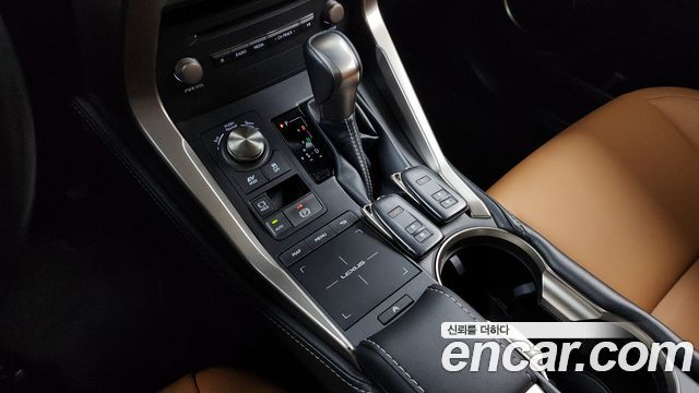 Лексус NX300h 2018 — миниатюра 9